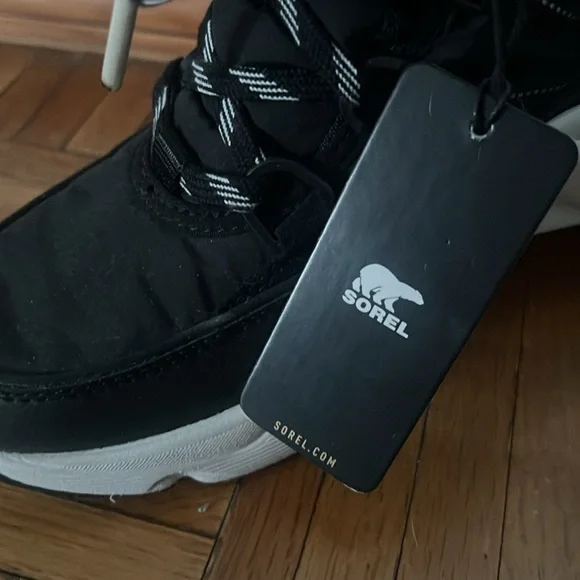 Kids Sorel New Boots Sneakers Size USA 5 Waterproof Black White - Picture 2 of 11